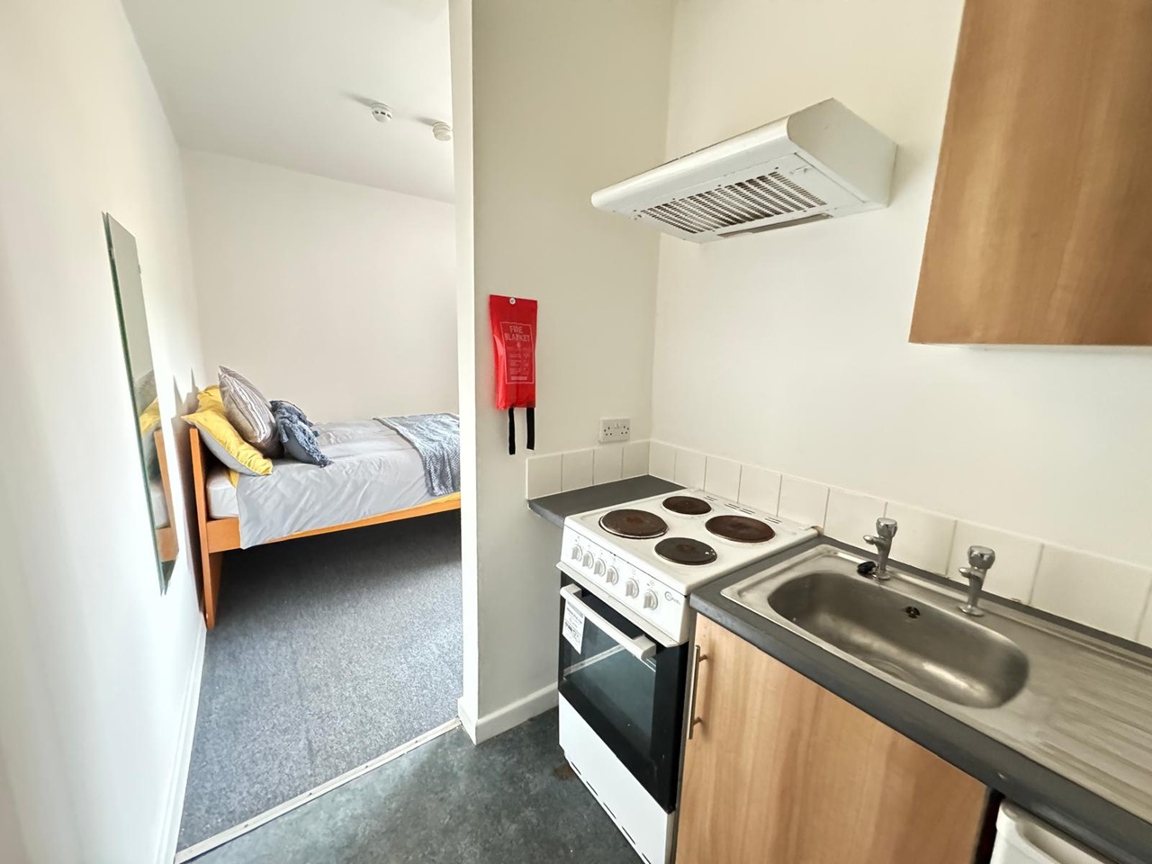 Additional image 7 of Studio Flat, Manor Road, CV1, N1 7GU