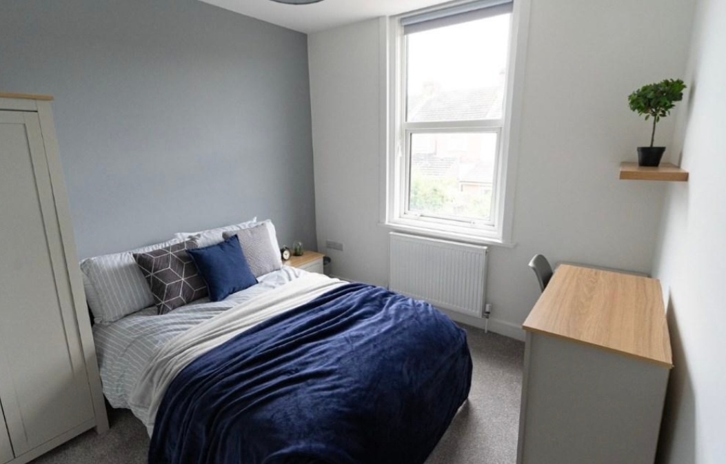 Additional image 2 of 4 Bed Semi-Detached House, Mayfield Road, SO17, N1 7GU