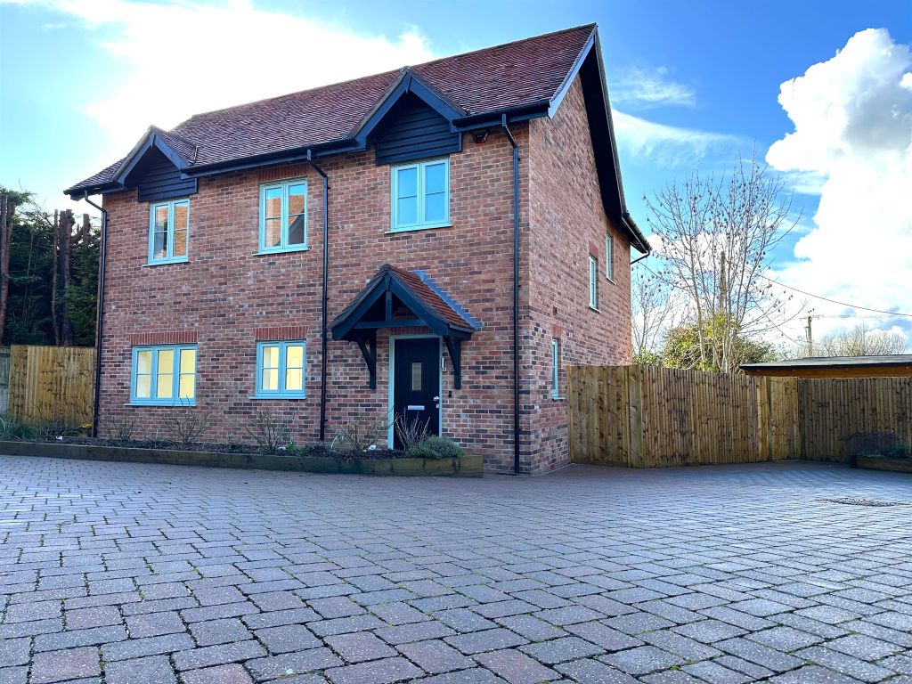 4 bed detached house for saleEmbley Lane, East Wellow, Romsey SO51