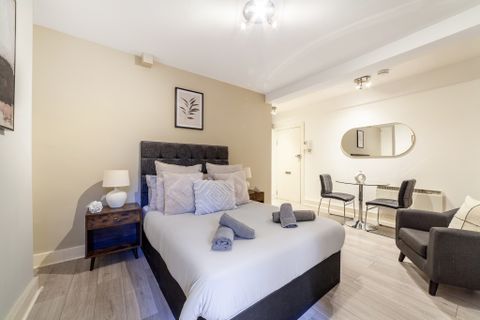 Randolph Avenue, London W9, Studio to rent