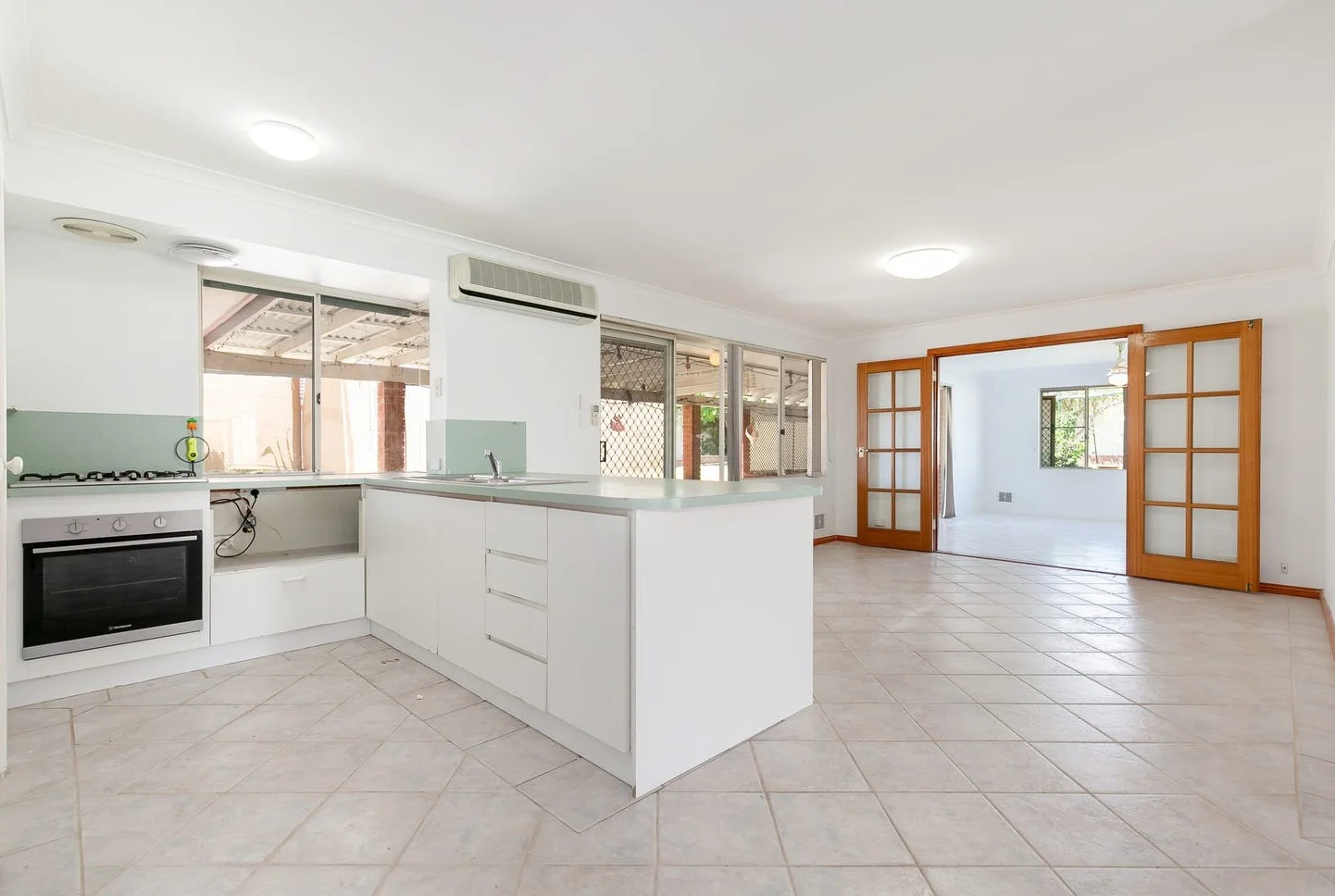 67 The Avenue, Warnbro WA 6169 photo 3