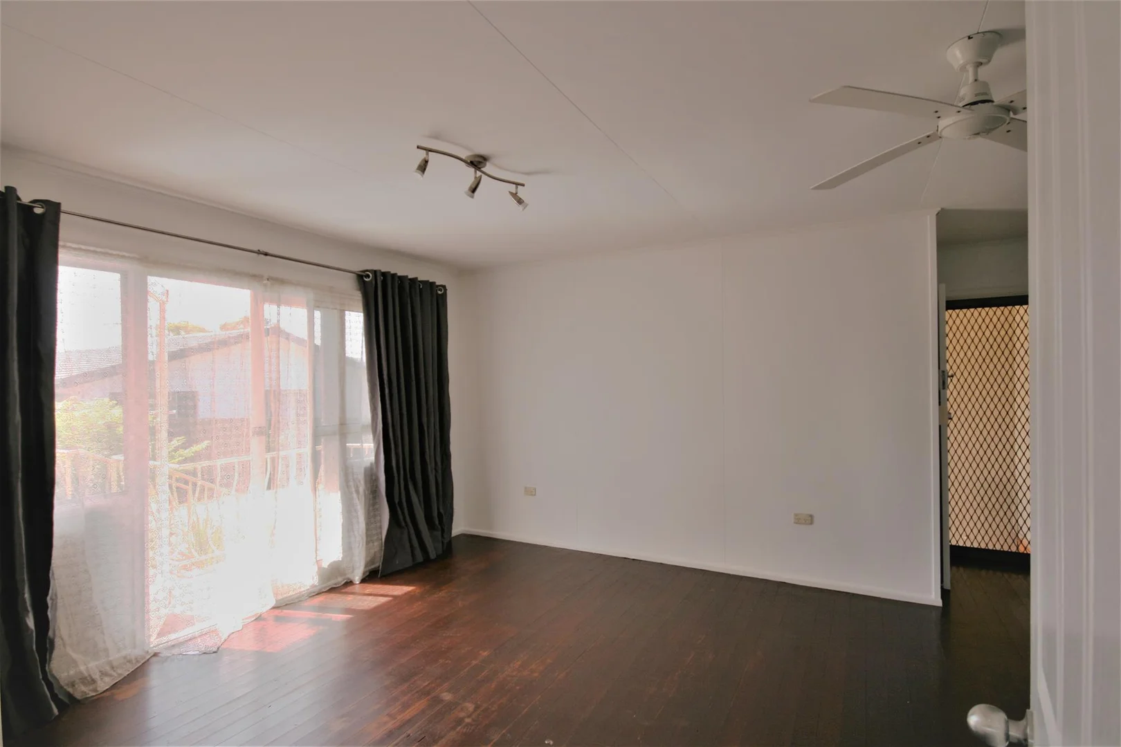 2/7 Warrener St, Nerang QLD 4211 photo 3