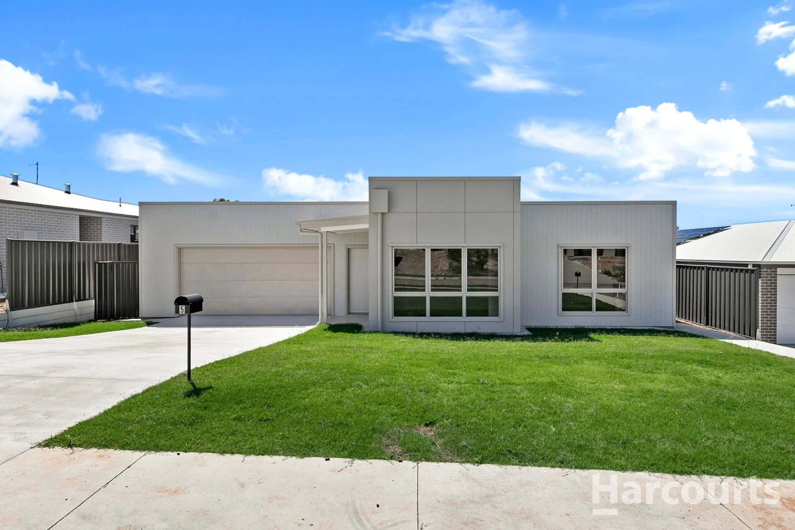 5 Wungul Drive, Nikenbah QLD 4655