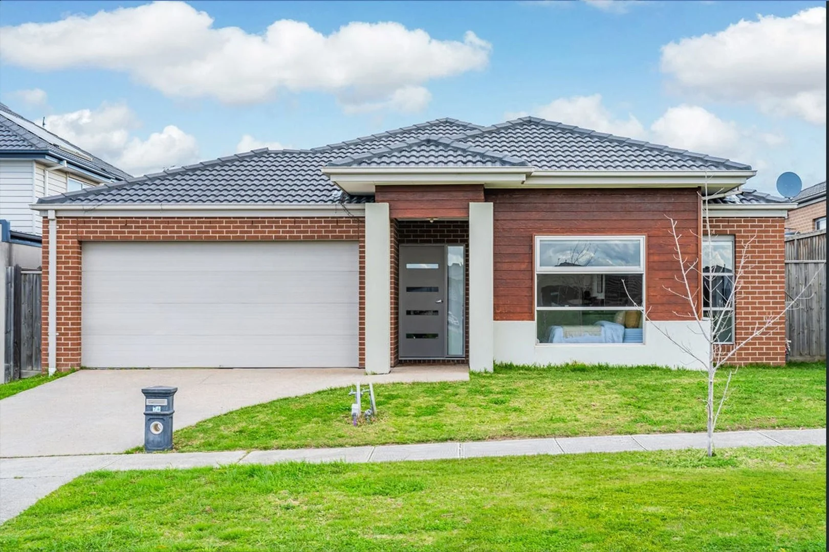 24 Randall Avenue, Clyde North VIC 3978