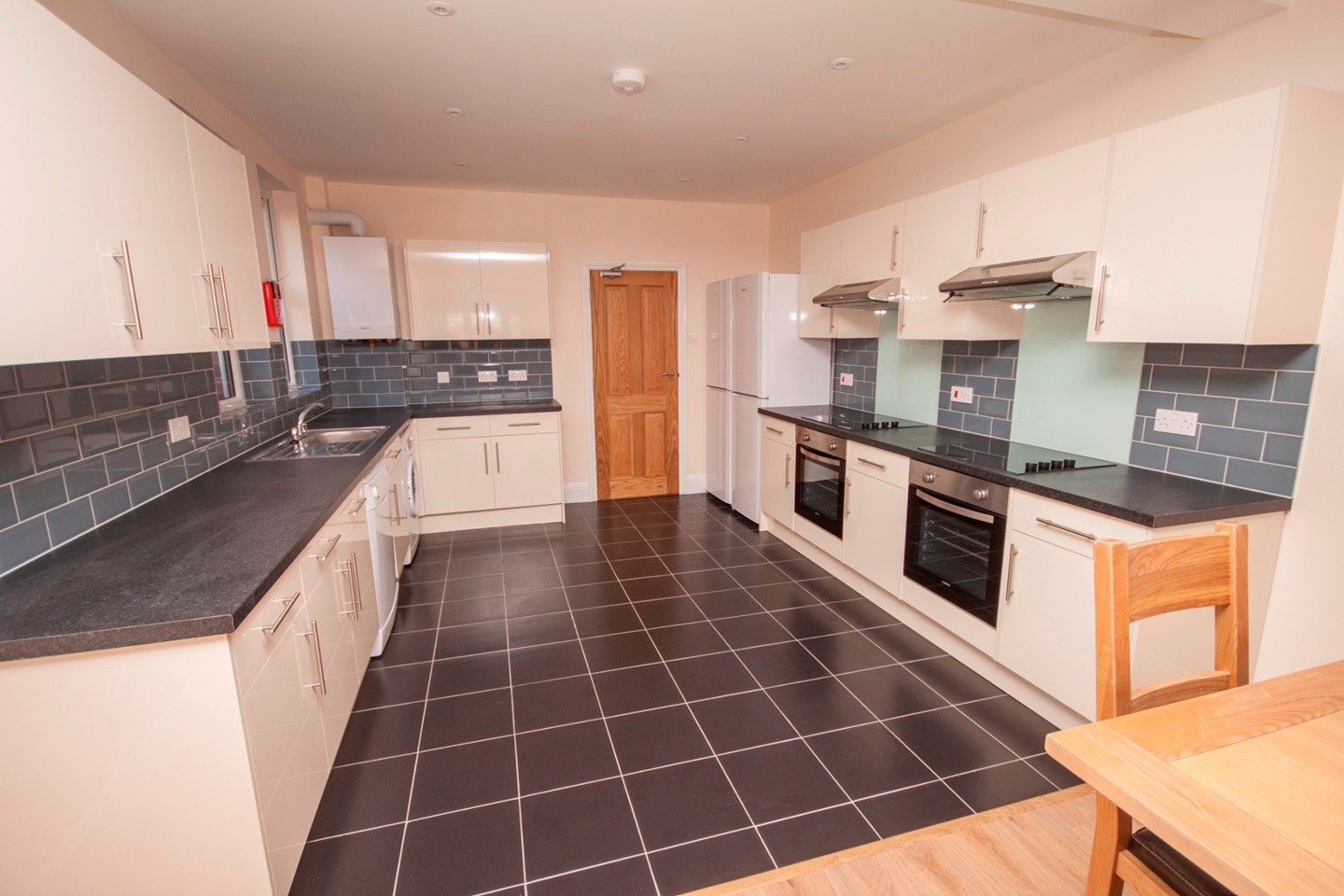 Additional image 2 of 8 Bed Semi-Detached House, Wilton Avenue, SO15, N1 7GU