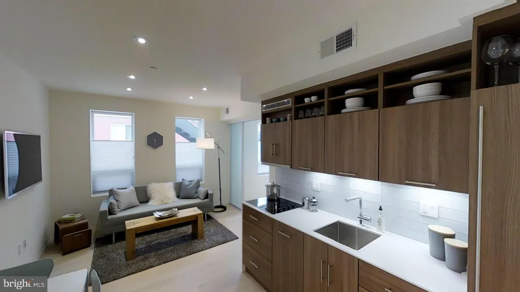2422 17th Street NW #207, Washington, DC 20009