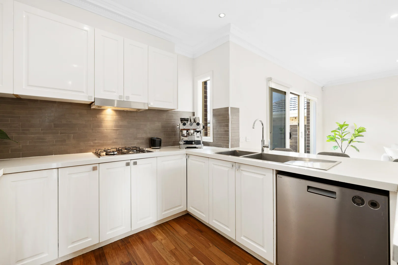 Additional image 2 of 1/34 Winbourne Road, Mount Waverley VIC 3149