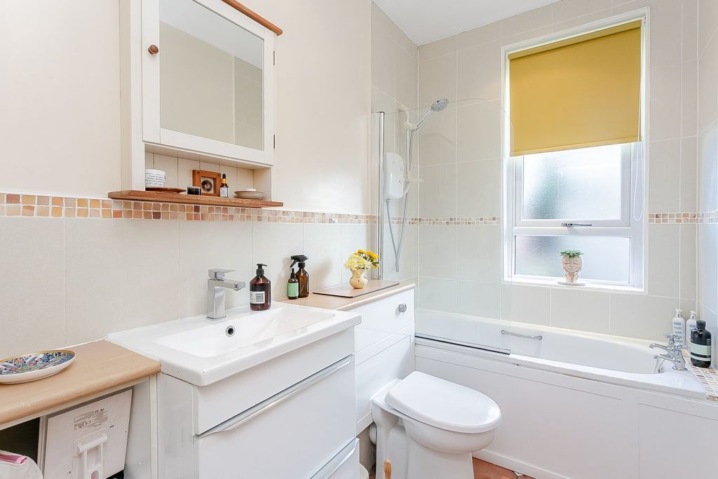 Additional image 16 of 3 bed flat for saleLochend Avenue, Edinburgh EH7