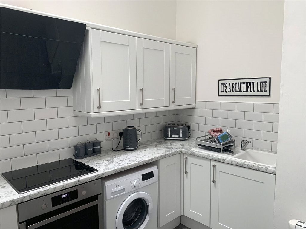 Additional image 3 of 1 bed flat for saleFlat 5, Dunmore Apartments, Warren Street, Tenby, Pembrokeshire SA70