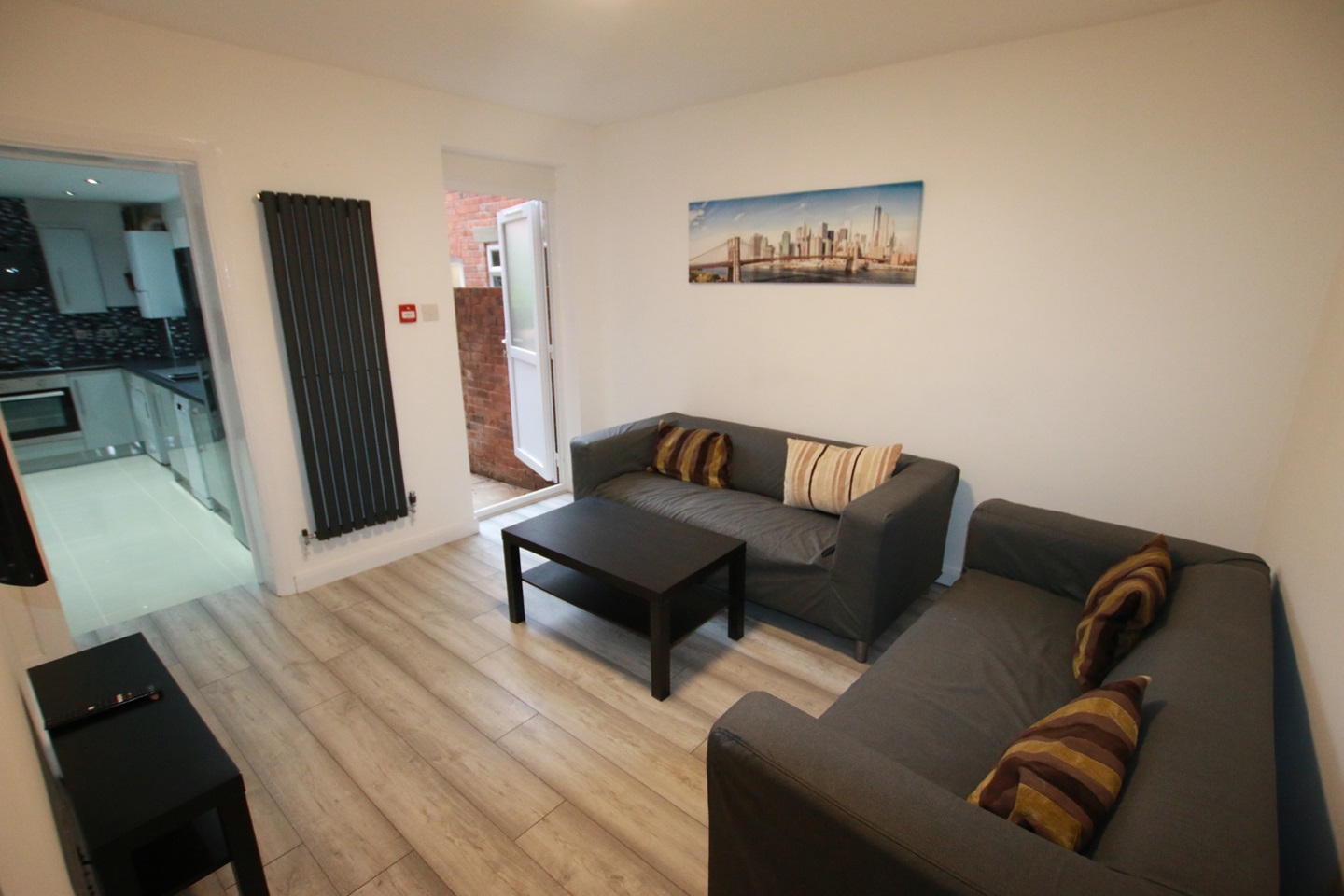 Additional image 2 of 6 Bed Terraced House, Grange Avenue, RG6, N1 7GU