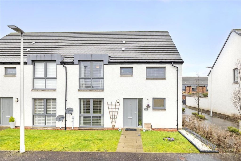 4 bed semi-detached house for sale6 Wester Suttieslea Path, Newtongrange EH22