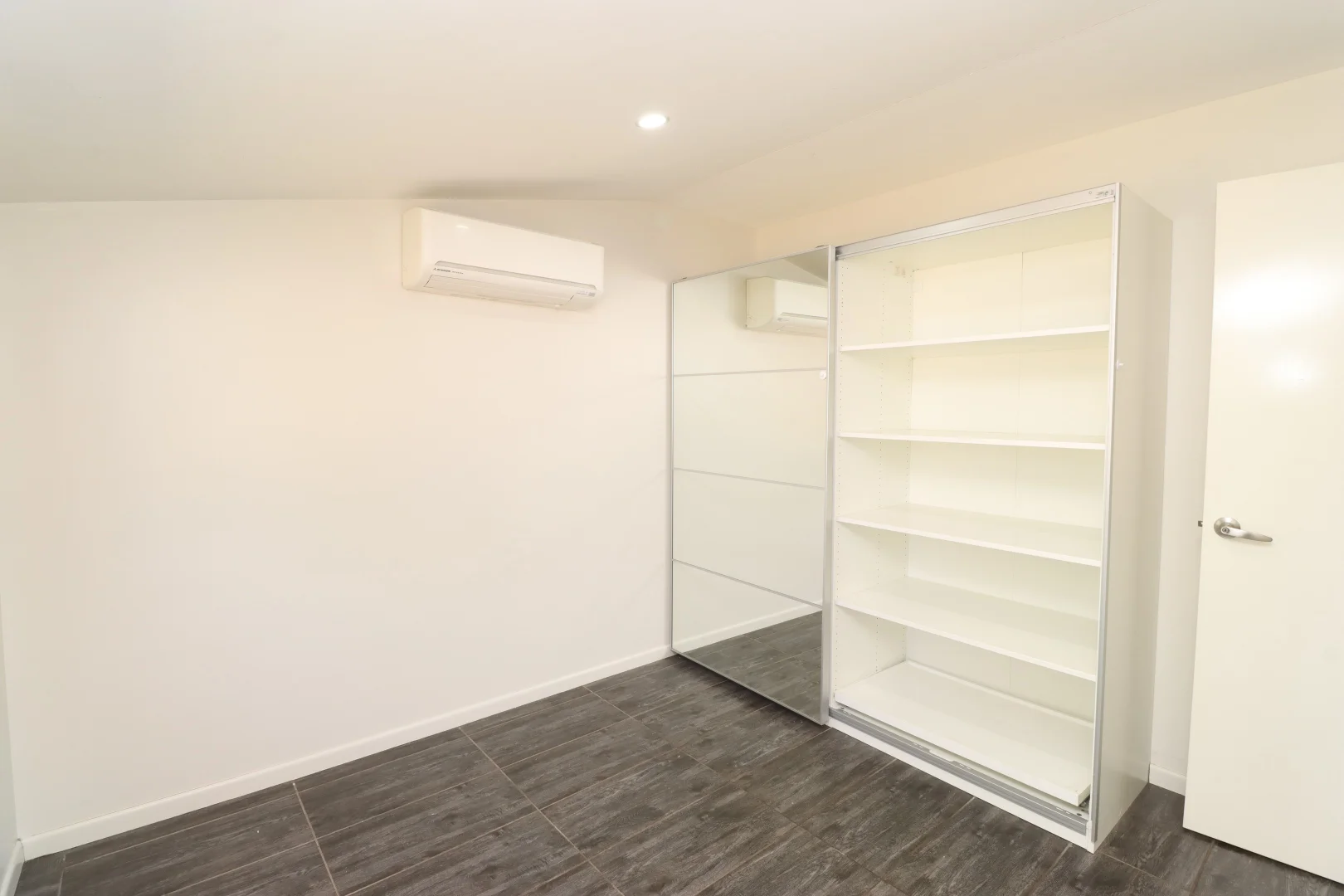 Additional image 5 of Unit 4/76 Buckley Avenue, Mount Isa QLD 4825