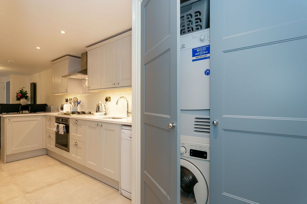 Additional image 9 of 2 bed flat for saleHarlow Moor Drive, Harrogate HG2
