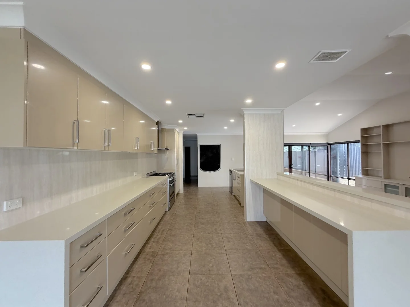Additional image 3 of 2 Nowranie Place, Hillman WA 6168