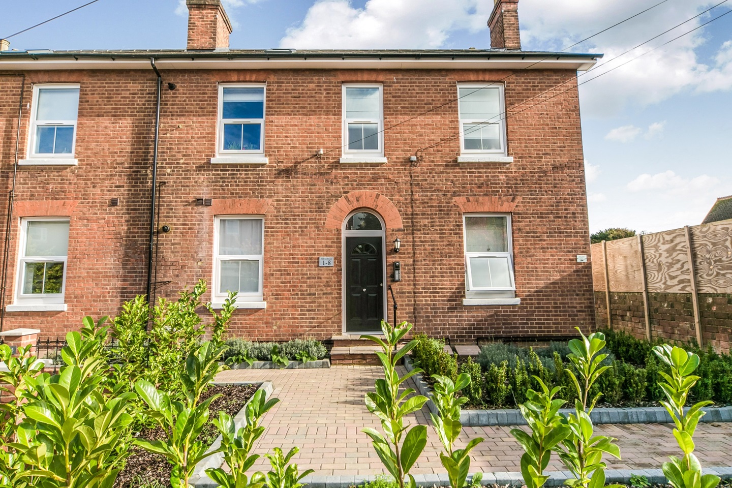 1 Bed Flat, Helena House, RG1, N1 7GU