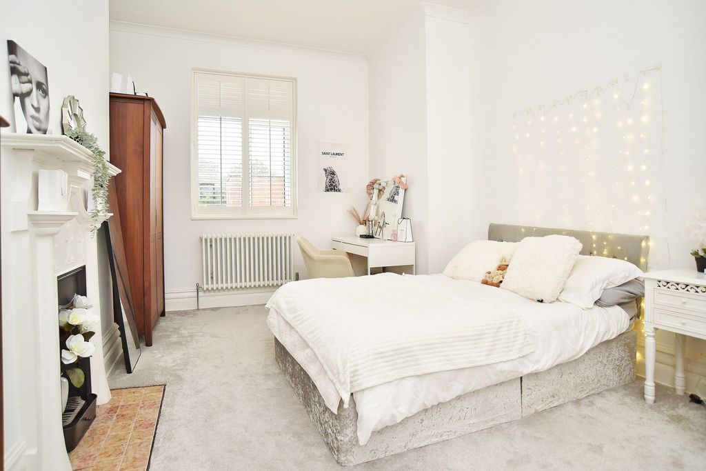 Additional image 6 of 3 bed flat for saleLeeds Road, Harrogate HG2