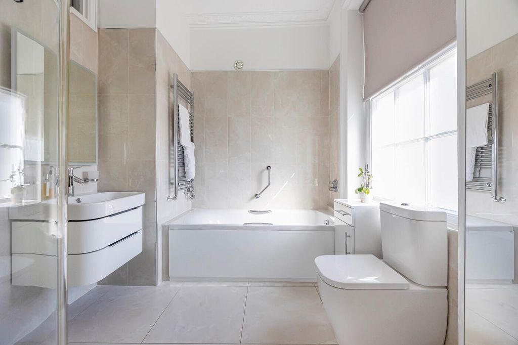 Additional image 17 of 4 bed flat for saleNorthfield End, Henley-On-Thames, Oxfordshire RG9