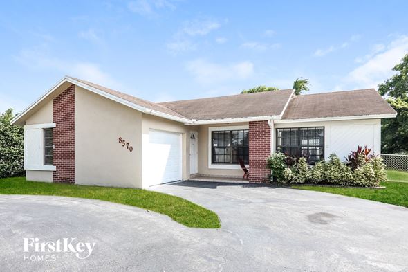 8570 NW 3rd St, Pembroke Pines, FL, 33024