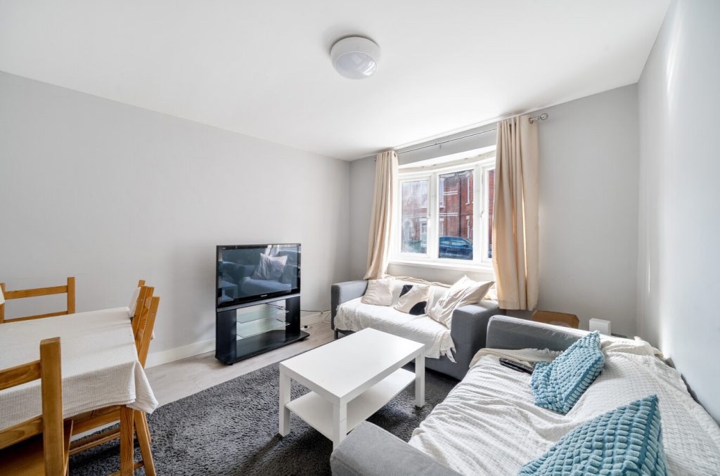 Additional image 2 of 5 Bed End Terrace, Thackeray Road, SO17, N1 7GU