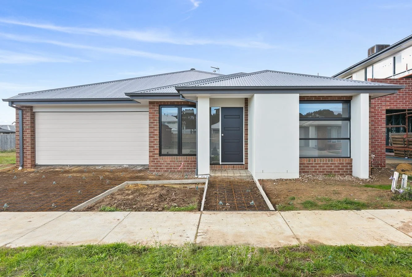 12 Crestview St, Charlemont VIC 3217