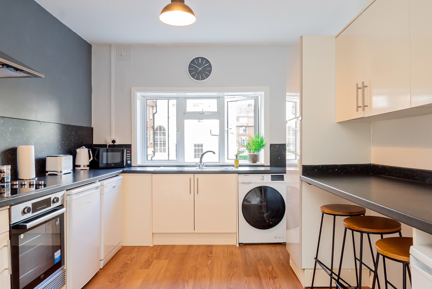 Additional image 4 of 3 Bed Flat, Grosvenor Square, SO15, N1 7GU