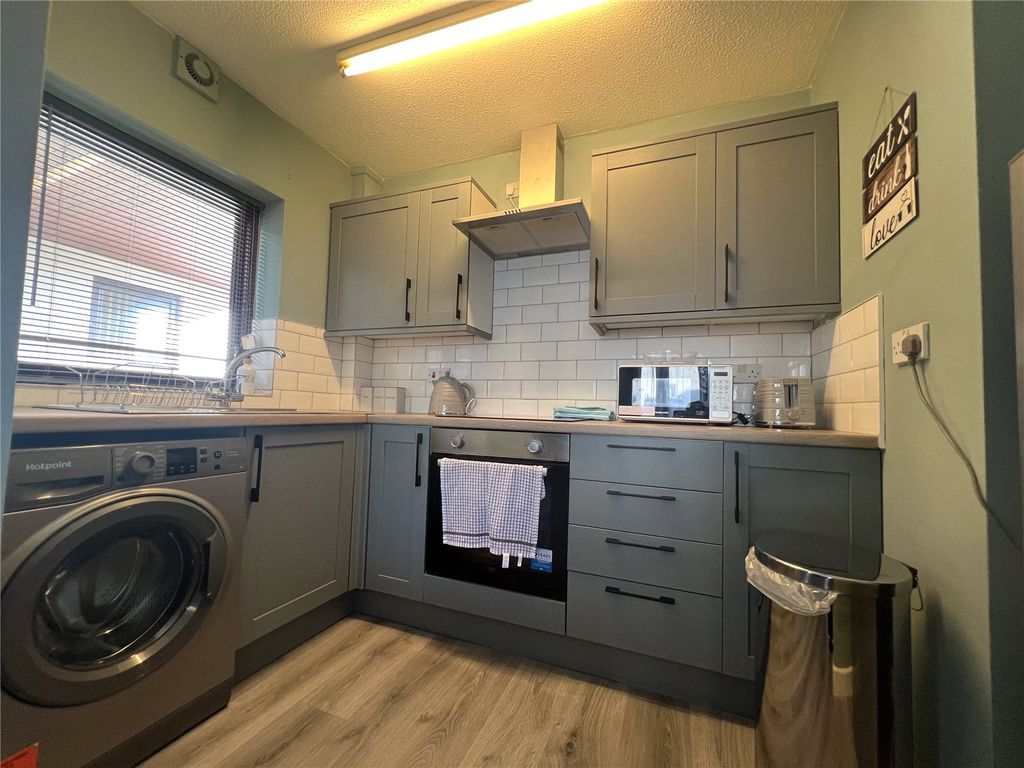 Additional image 2 of 2 bed flat for saleThe Clicketts, Tenby, Pembrokeshire SA70