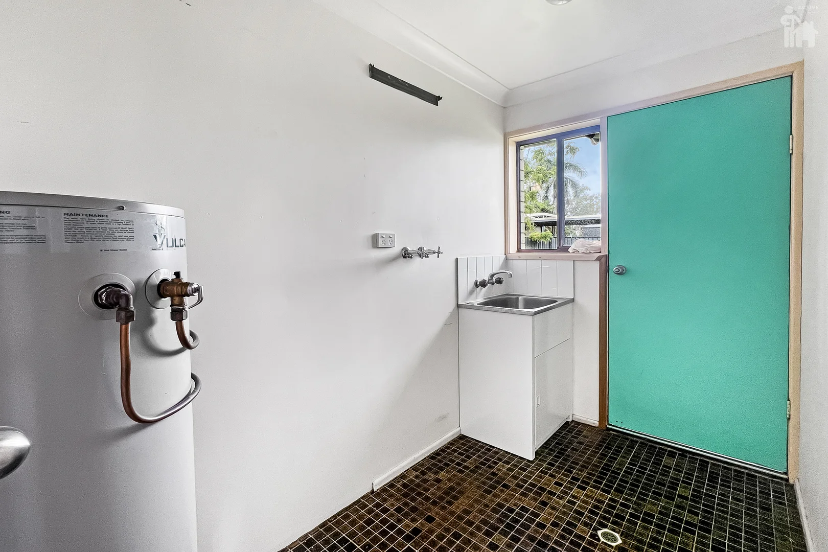 Additional image 15 of 26A Hughes Road, Urangan QLD 4655