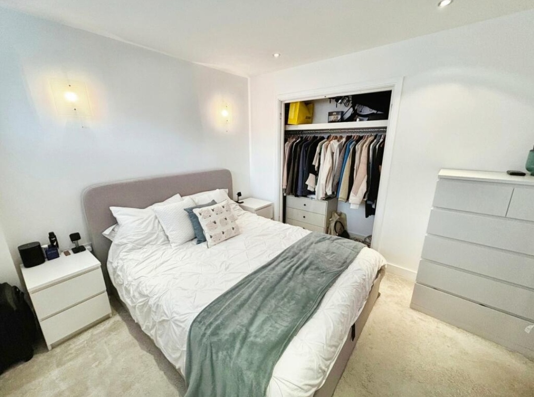 1 Bed Flat, The Chatham, RG1, N1 7GU