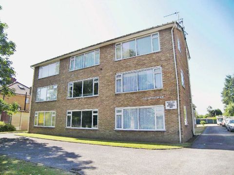 Kneller Road, Whitton TW2, Studio to rent