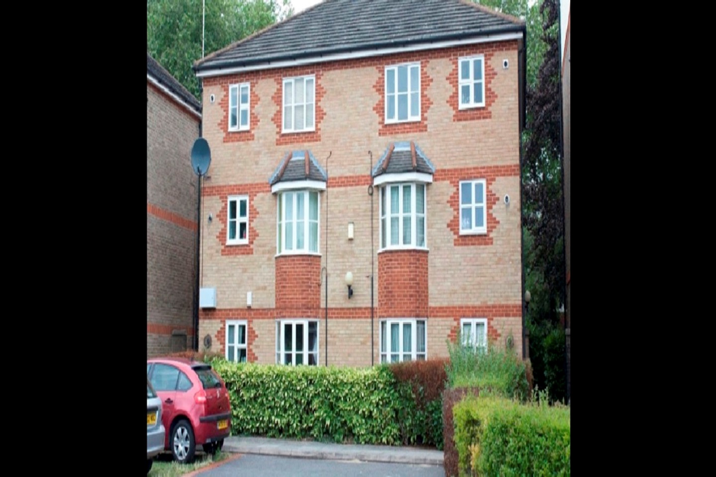 1 Bed Flat, Vanbrugh Court, RG1, N1 7GU