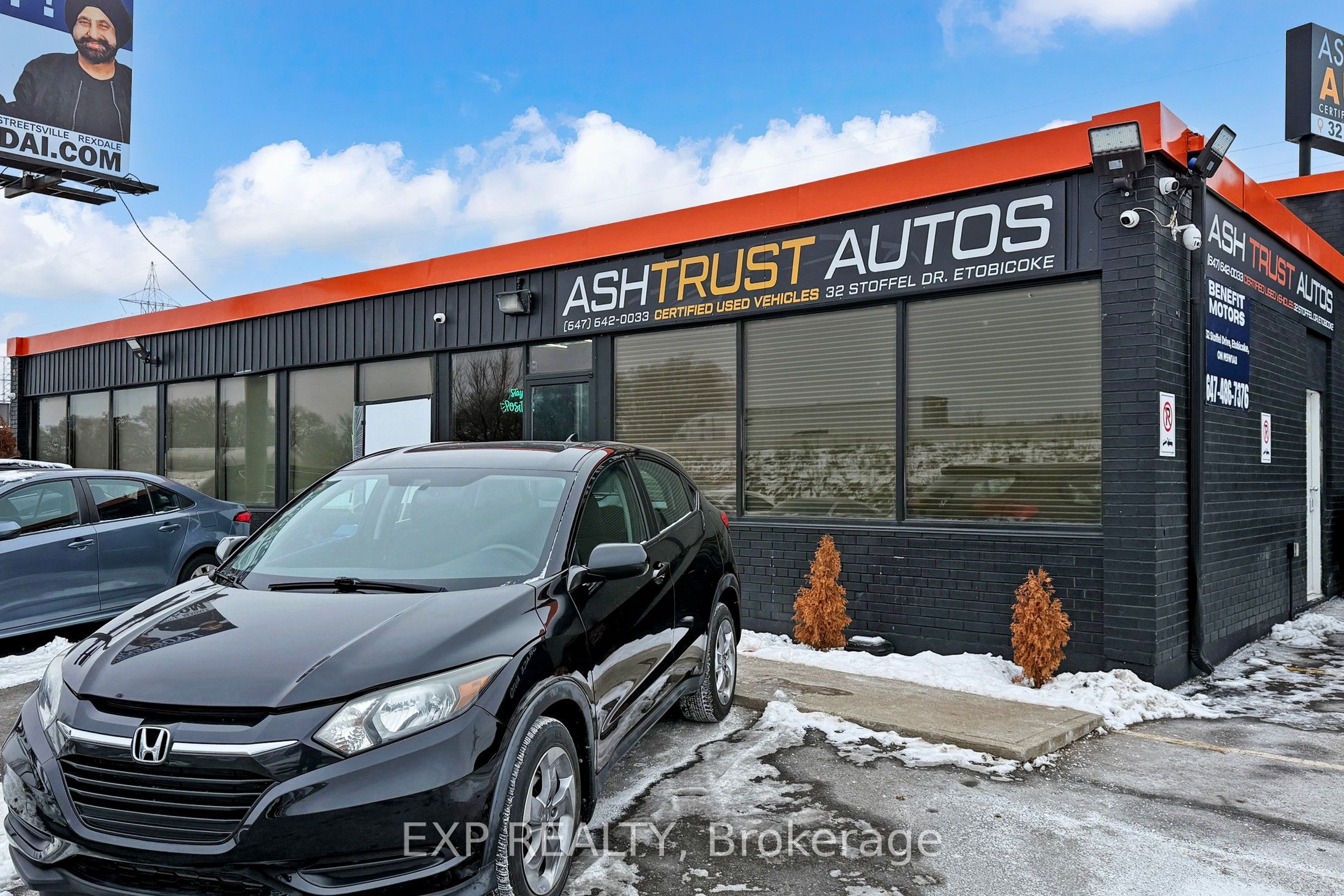 32 Stoffel Drive, Toronto, ON, M9W 1A8