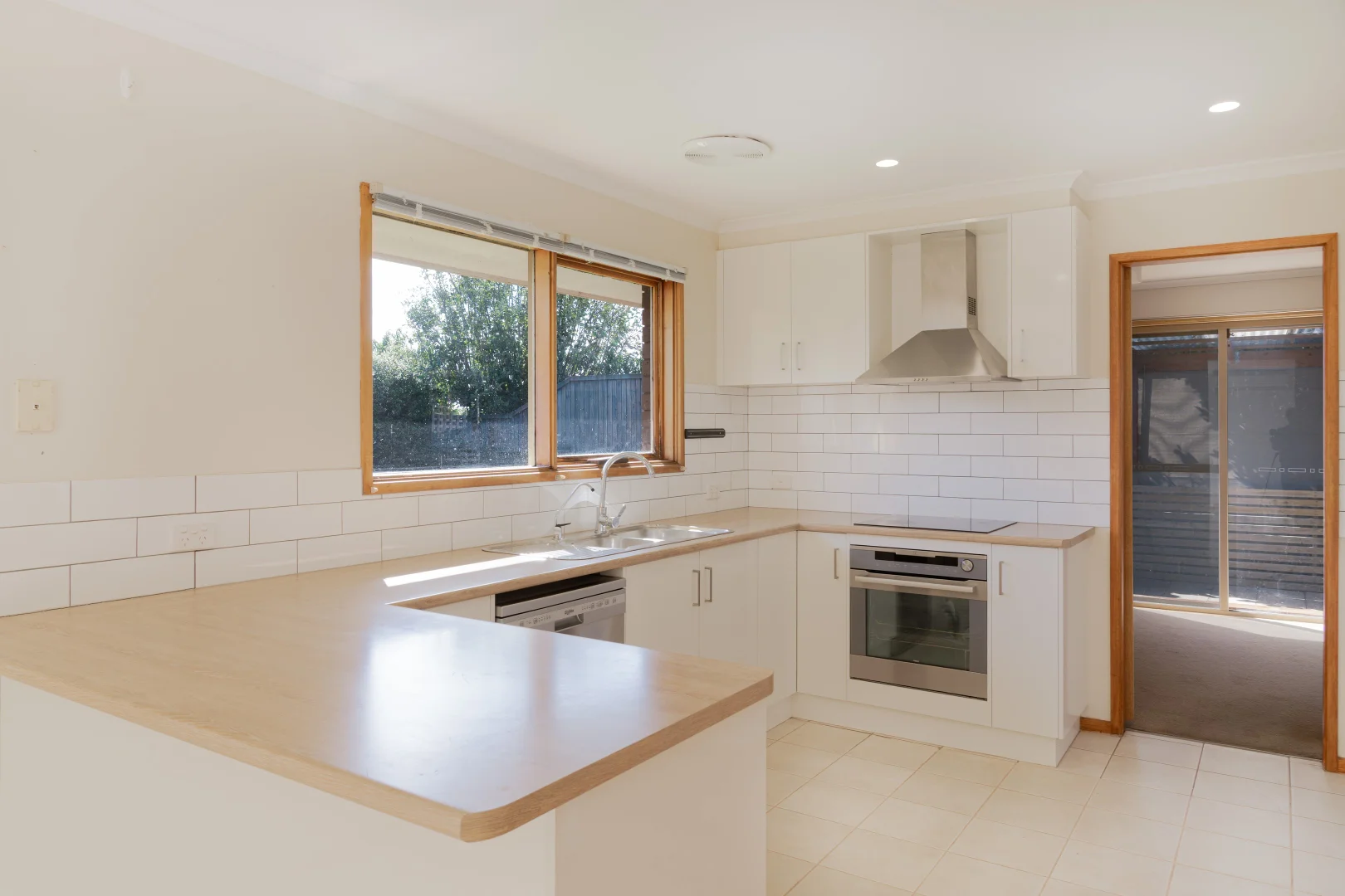 6 Darrambal Crescent, Leopold VIC 3224 photo 5