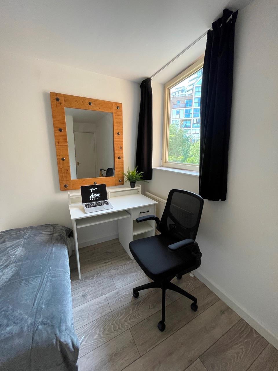 Additional image 8 of 2 Bed Flat, Cape Yard, E1W, N1 7GU