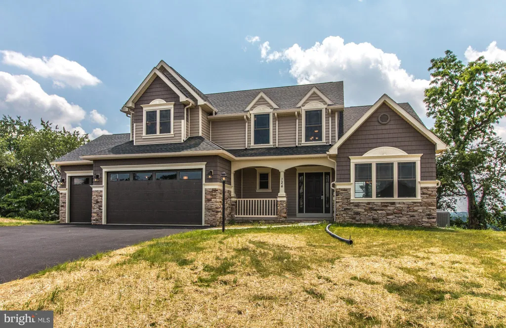 124 Feather Drive, Shippensburg, PA 17257