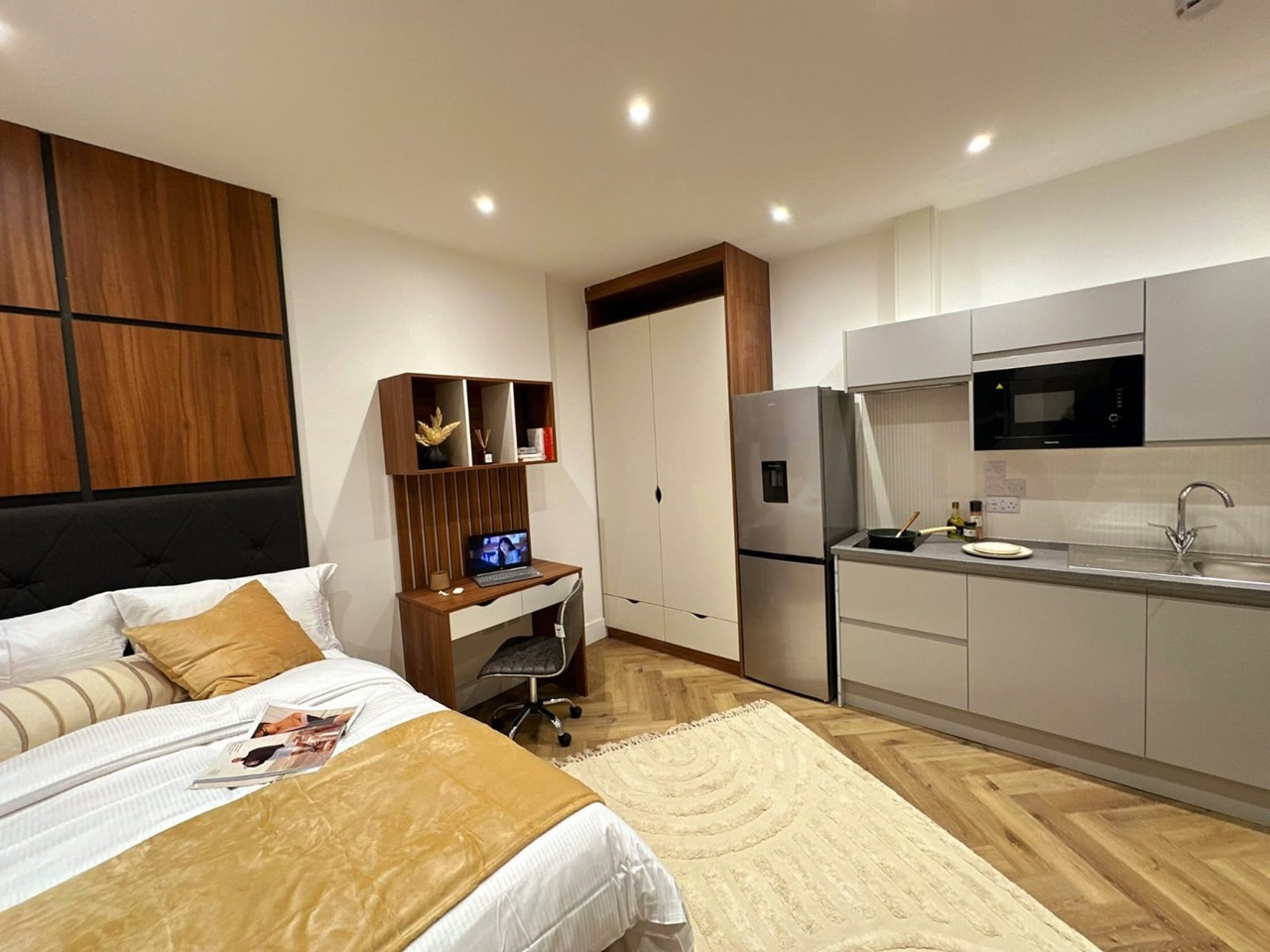 Studio Flat, Deluxe, DE1, N1 7GU