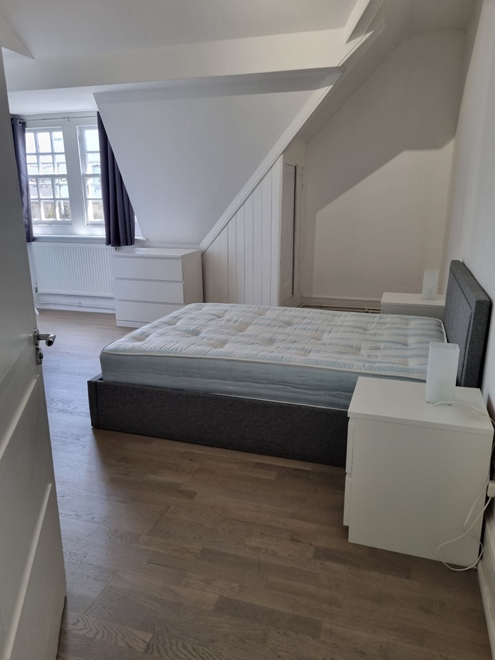 4 Bed Flat, Tower Bridge Road, SE1, N1 7GU photo 4