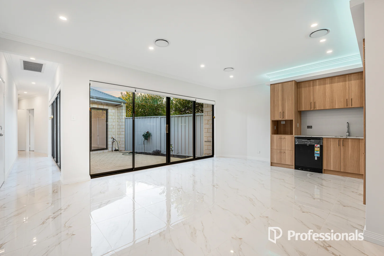 Additional image 3 of 35D Markham Way, Balga WA 6061