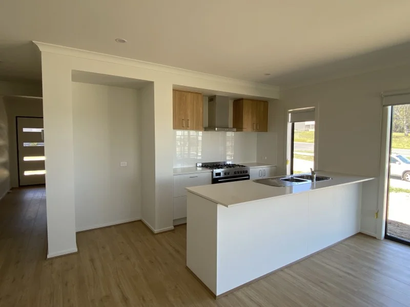 2 Grist Grove, Traralgon VIC 3844