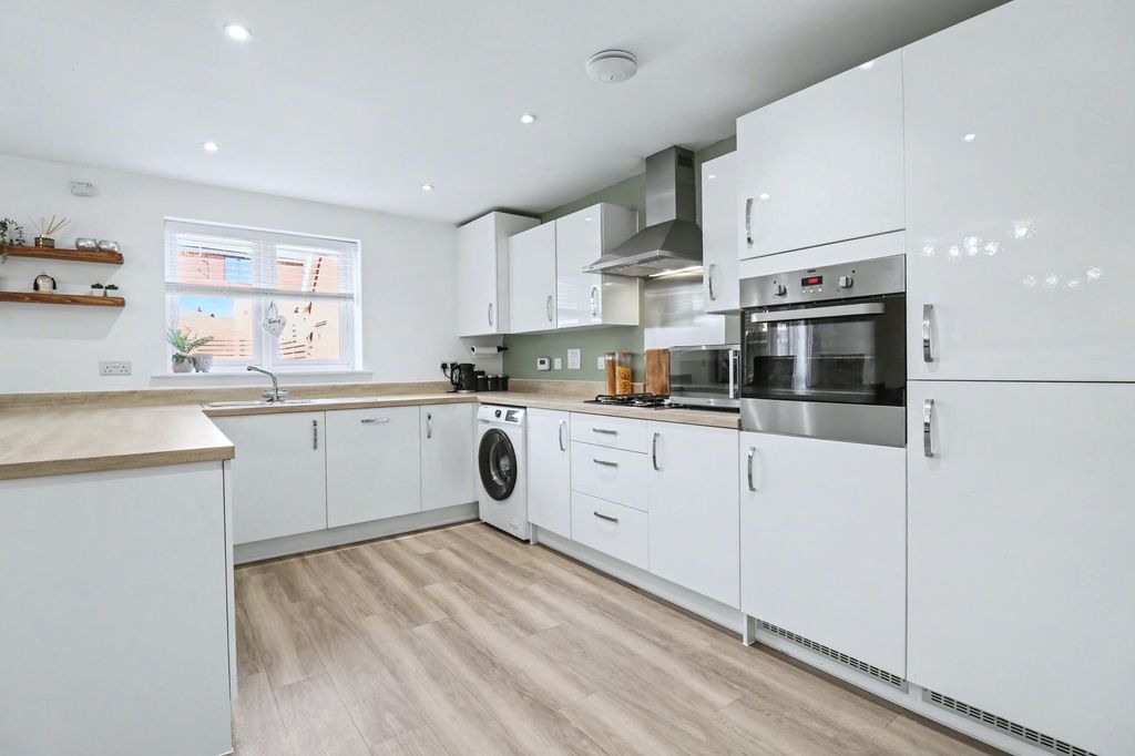 Additional image 4 of 4 bed detached house for saleClaypit Copse, Bursledon SO31