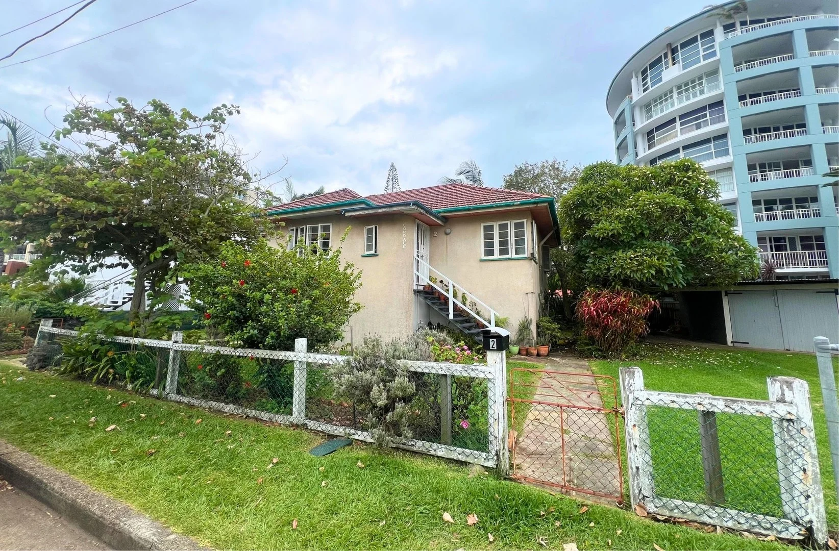 2 Dix Street, Redcliffe QLD 4020