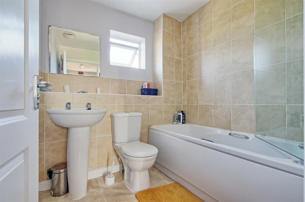 Additional image 8 of Room in a Shared House, Circus Drive, CB4, N1 7GU