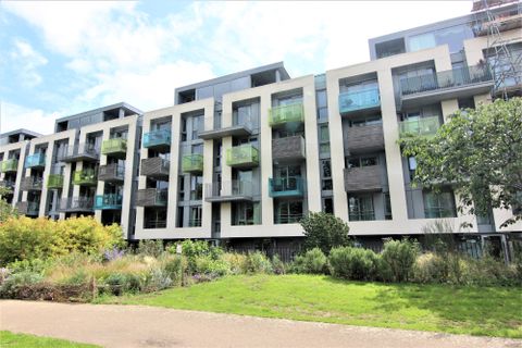 11 Blackthorn Avenue, London N7