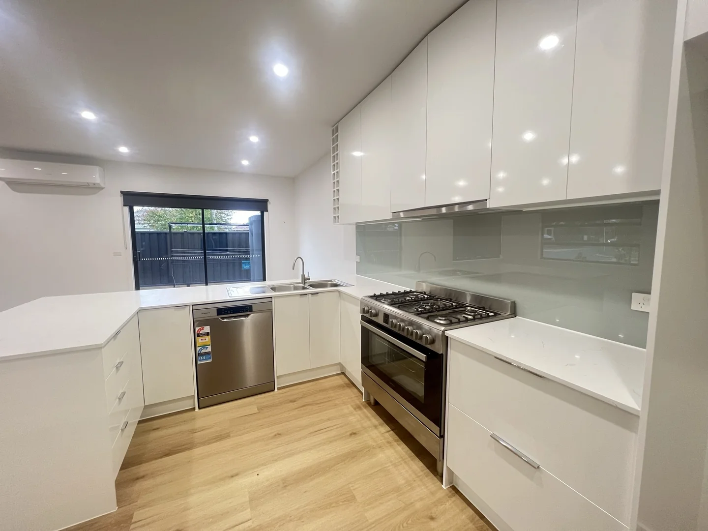 Additional image 3 of 10 Munro Street, Lalor VIC 3075