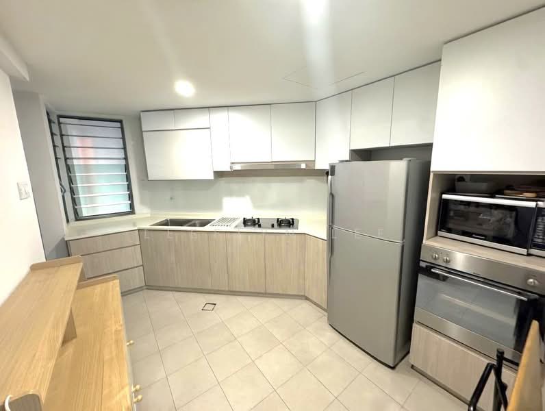 320 Guillemard Road photo 3
