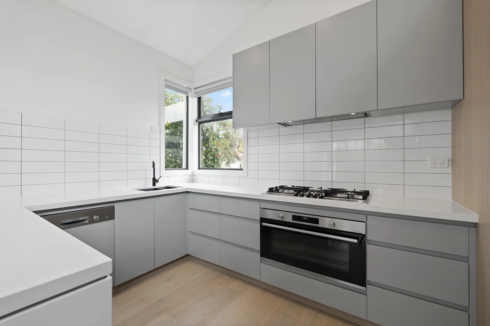 1/51-53 Elgar Road, Burwood VIC 3125