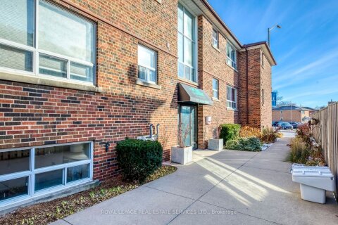 Additional image 8 of 320 Lakeshore Road W, Mississauga, ON, L5H 1G8