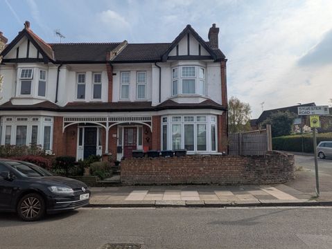 Sylvester Road, London, Barnet N2