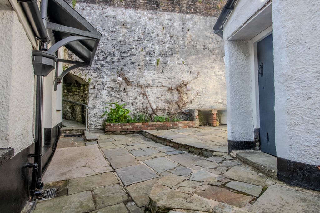 Additional image 34 of 5 bed villa for saleHigh Street, Pontyclun CF72