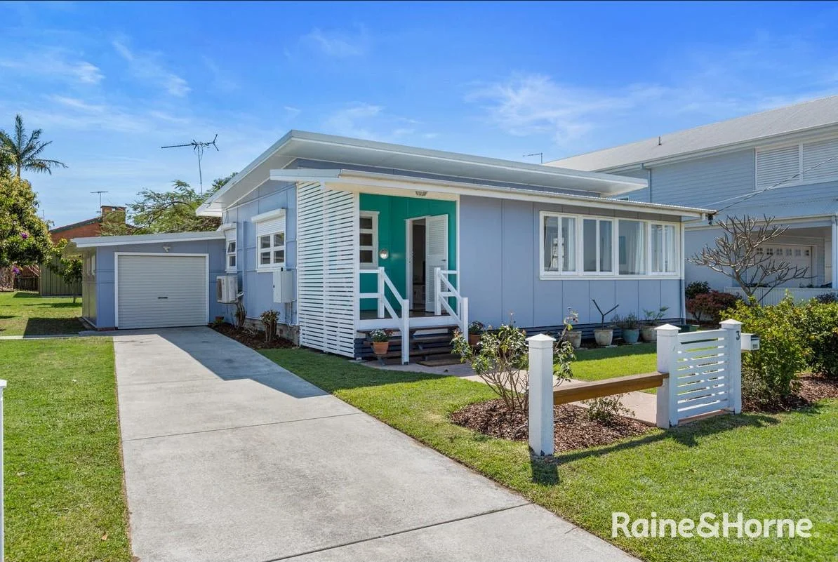 3 Pelican Street, Victoria Point QLD 4165