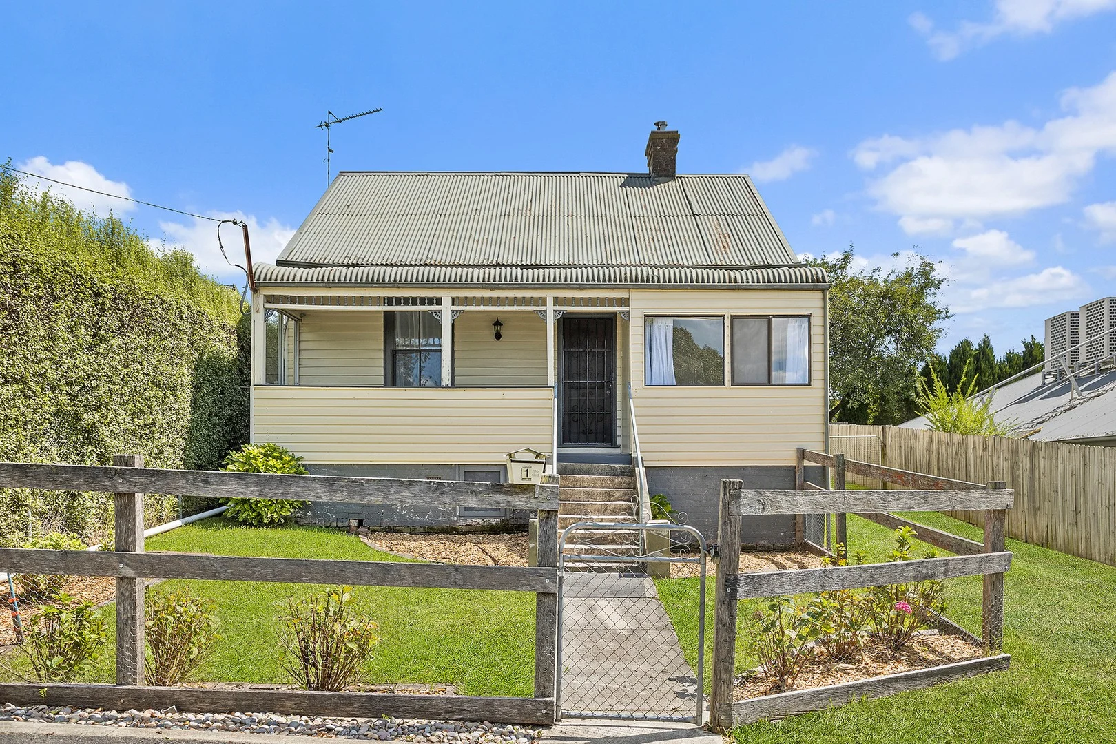 1 Spring Lane, Moss Vale NSW 2577